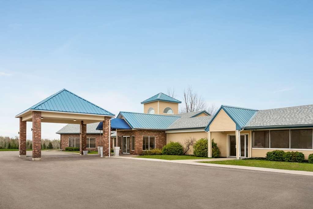 Days Inn & Suites By Wyndham Монктон Екстер'єр фото