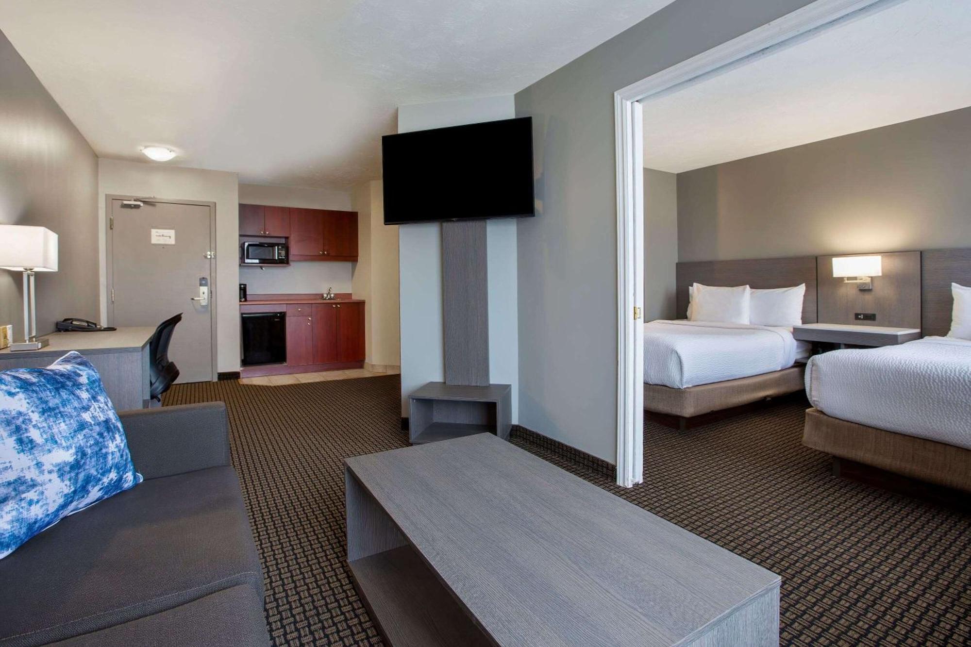 Days Inn & Suites By Wyndham Монктон Екстер'єр фото
