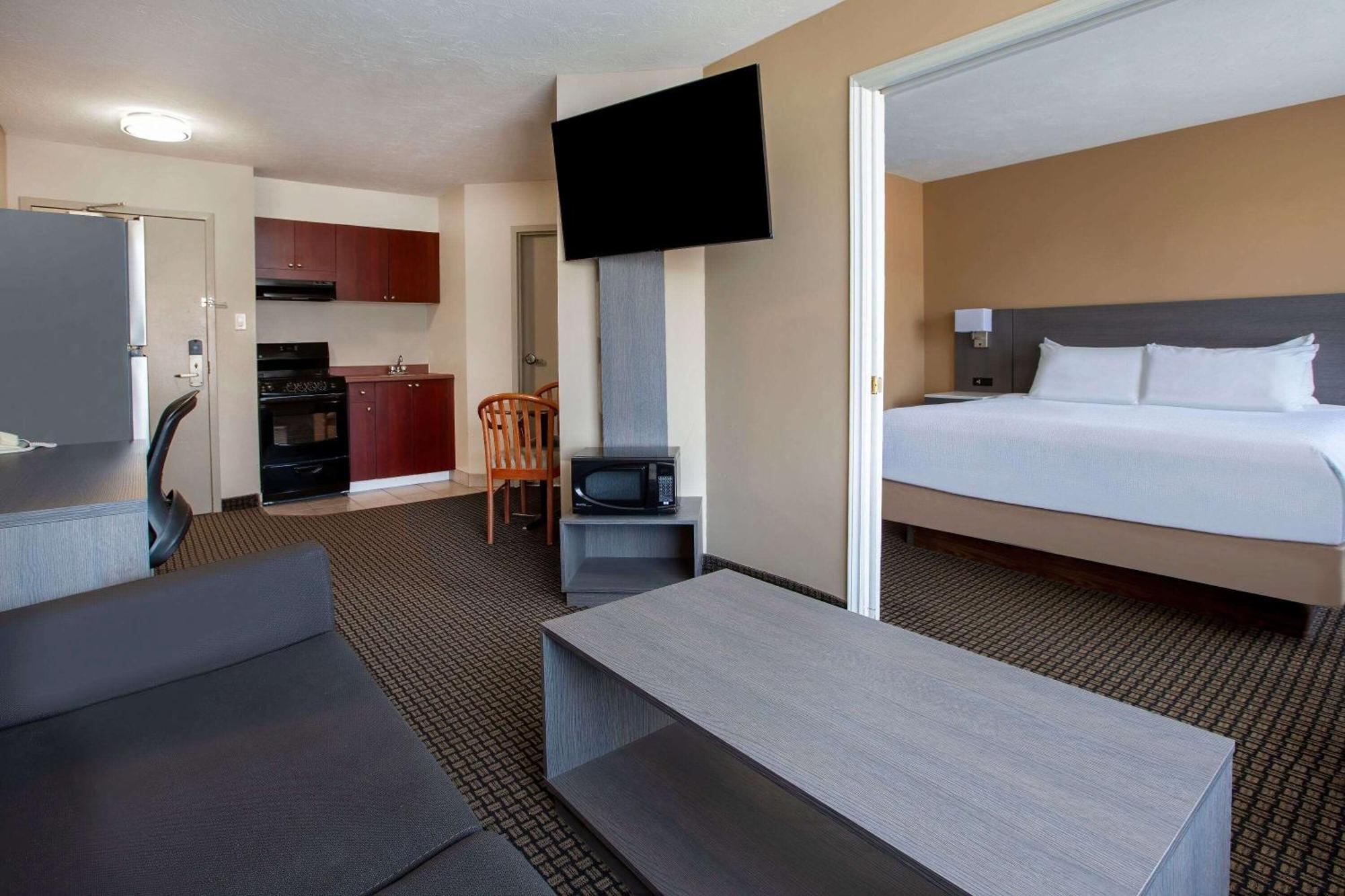 Days Inn & Suites By Wyndham Монктон Екстер'єр фото