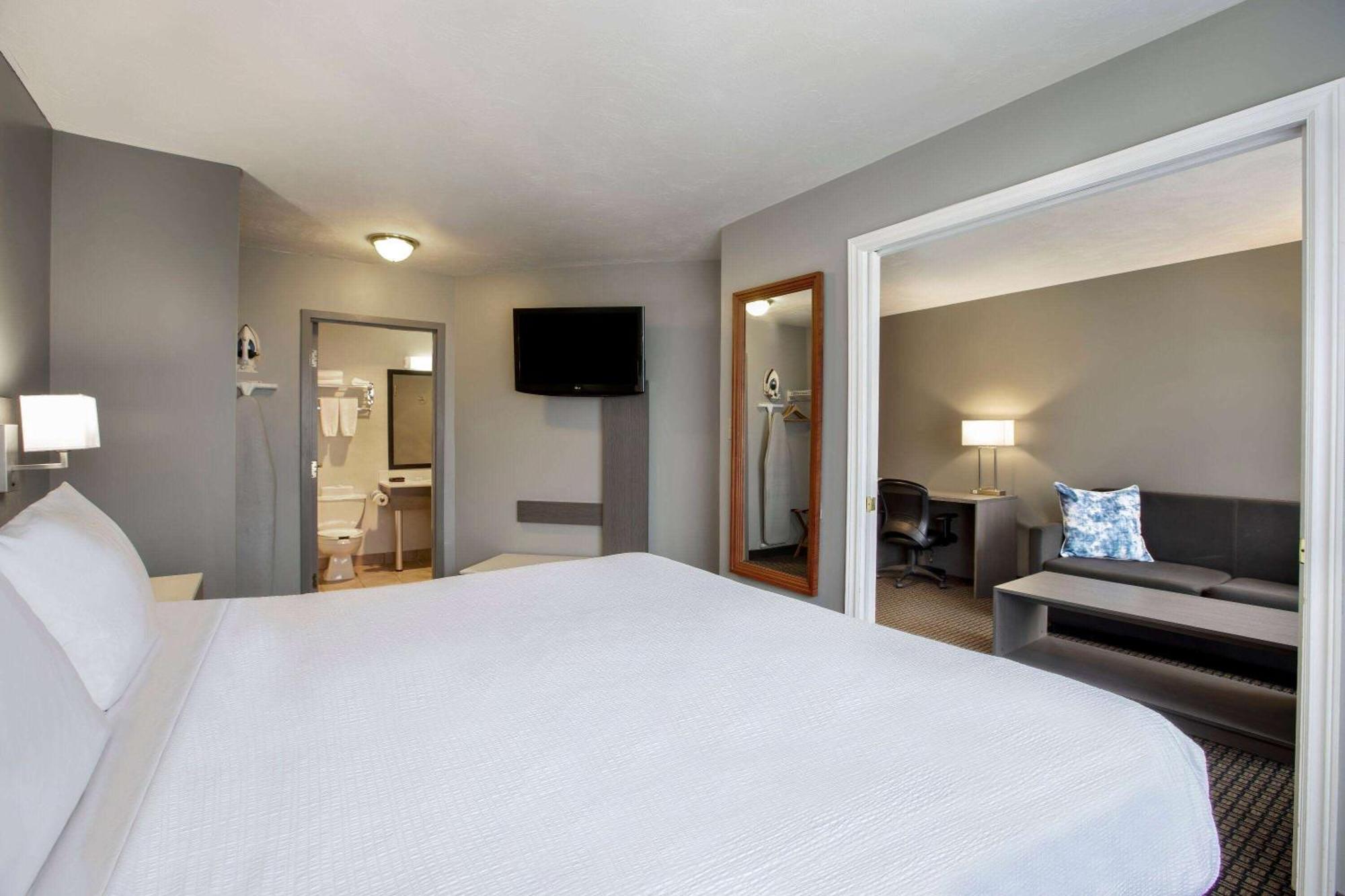 Days Inn & Suites By Wyndham Монктон Екстер'єр фото